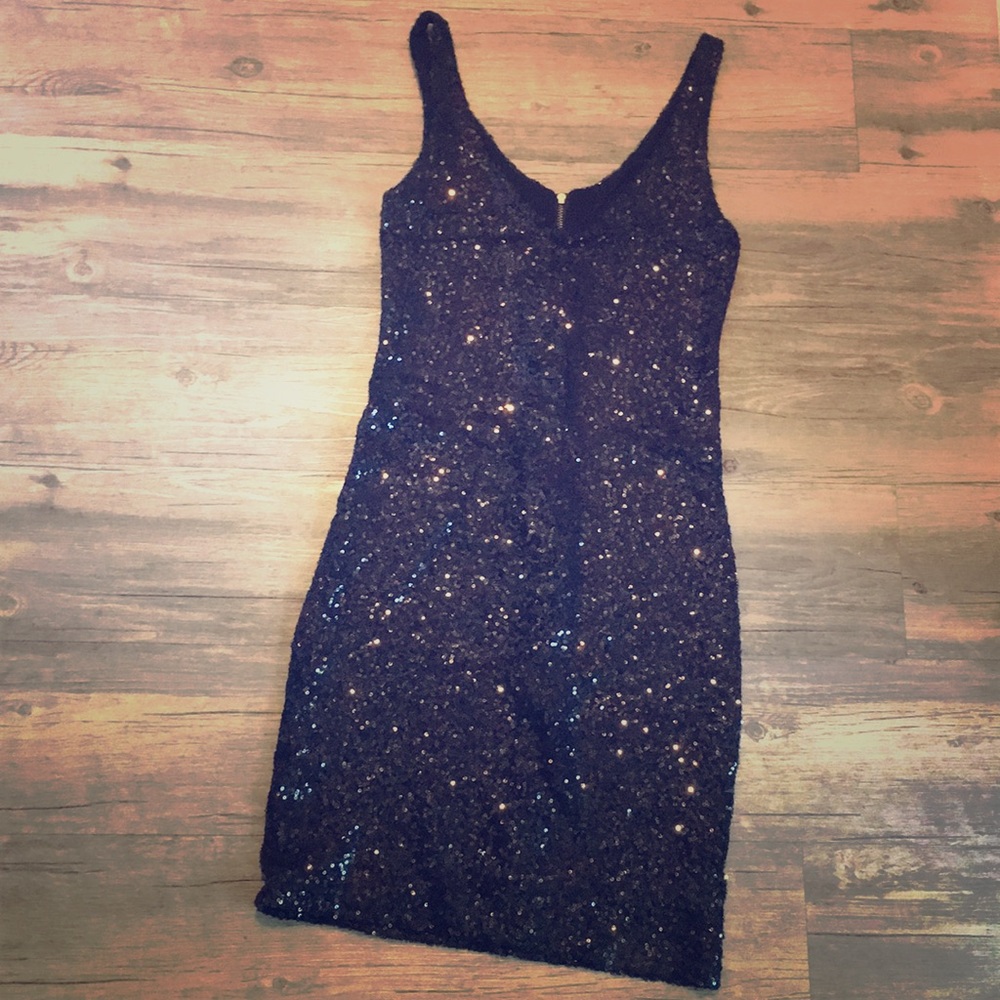 The perfect little black party dress!